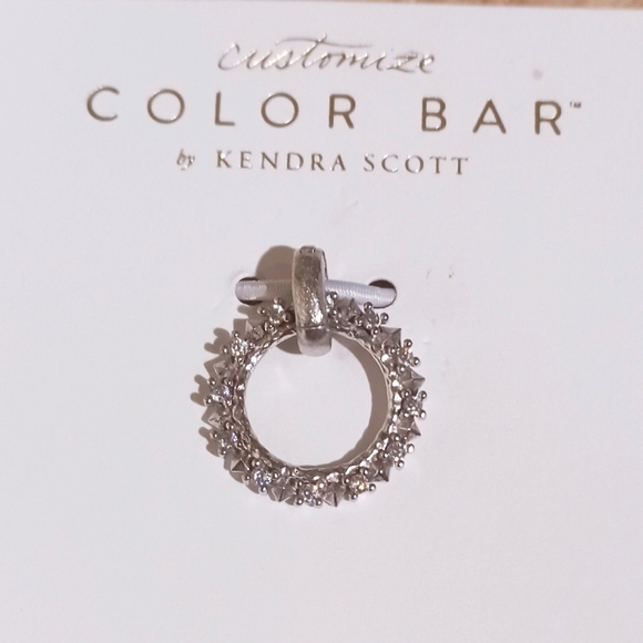 Kendra Scott Silver Pavé Medallion 36" Station Necklace and Charm New with Bag - Picture 4 of 7